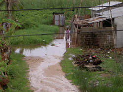 ジャパンハウス前の路地も水没